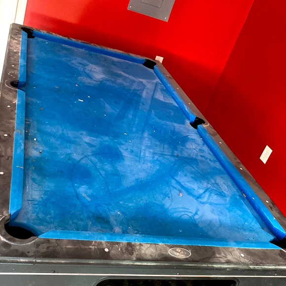 Pool Table - Picture 4 of 5